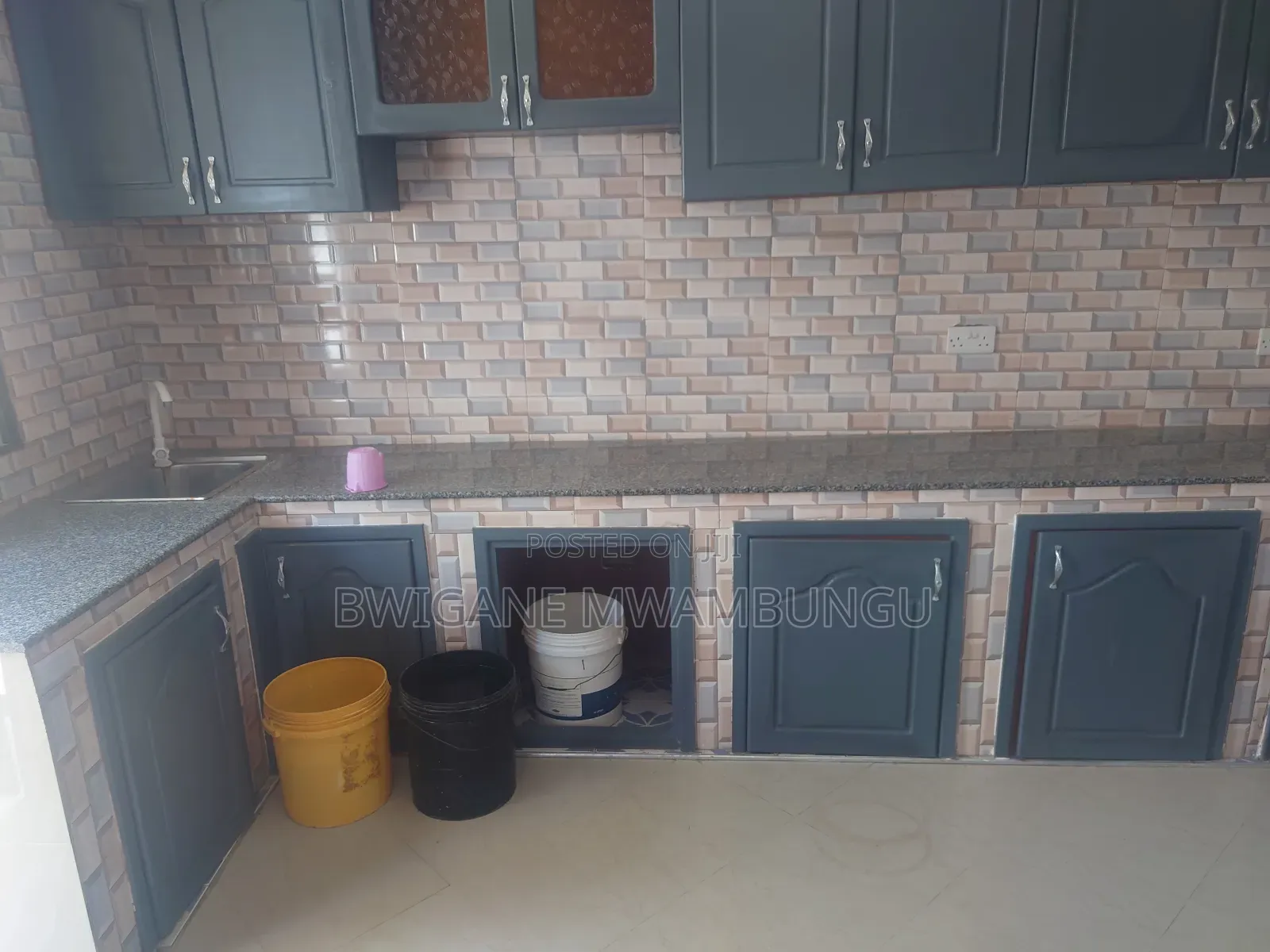 Furnished 4bdrm Apartment in Mikwambe Chekechea, Kigamboni for sale