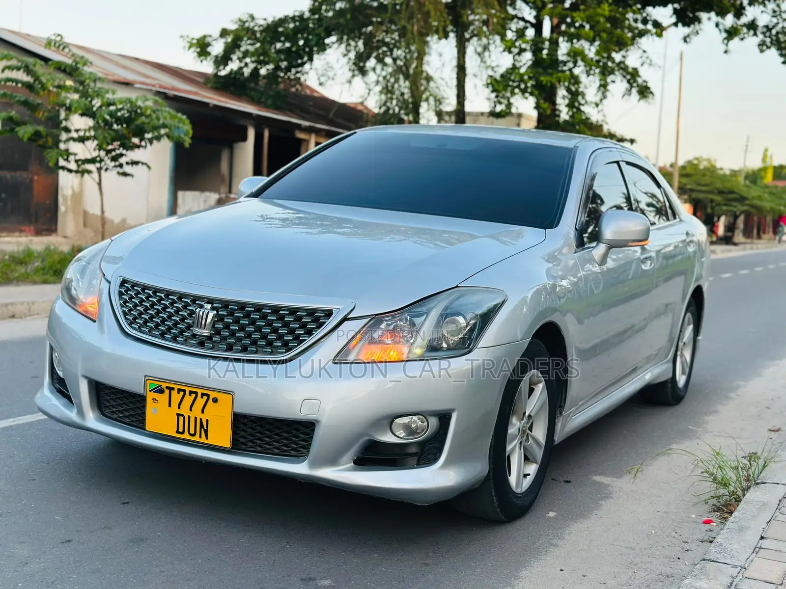 Toyota Crown 2010 Silver