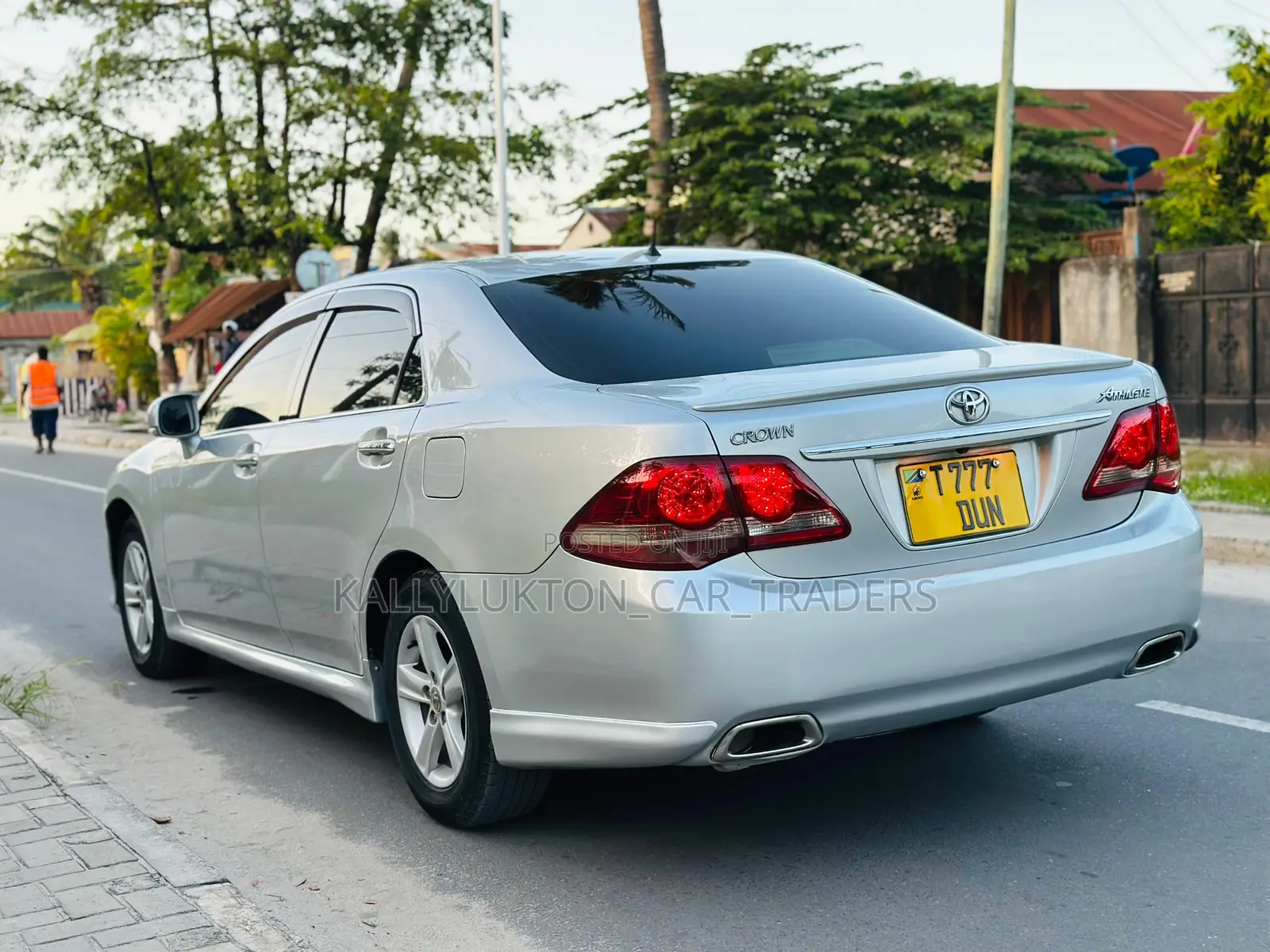 Toyota Crown 2010 Silver