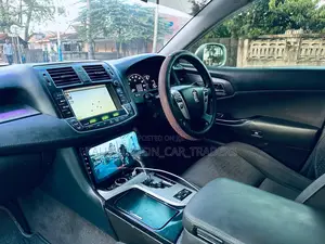 Toyota Crown 2010 Silver