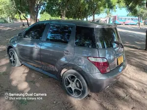 Toyota IST 2005 Gray