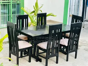Dinning Table // Bei Imeshuka Mpka Bas