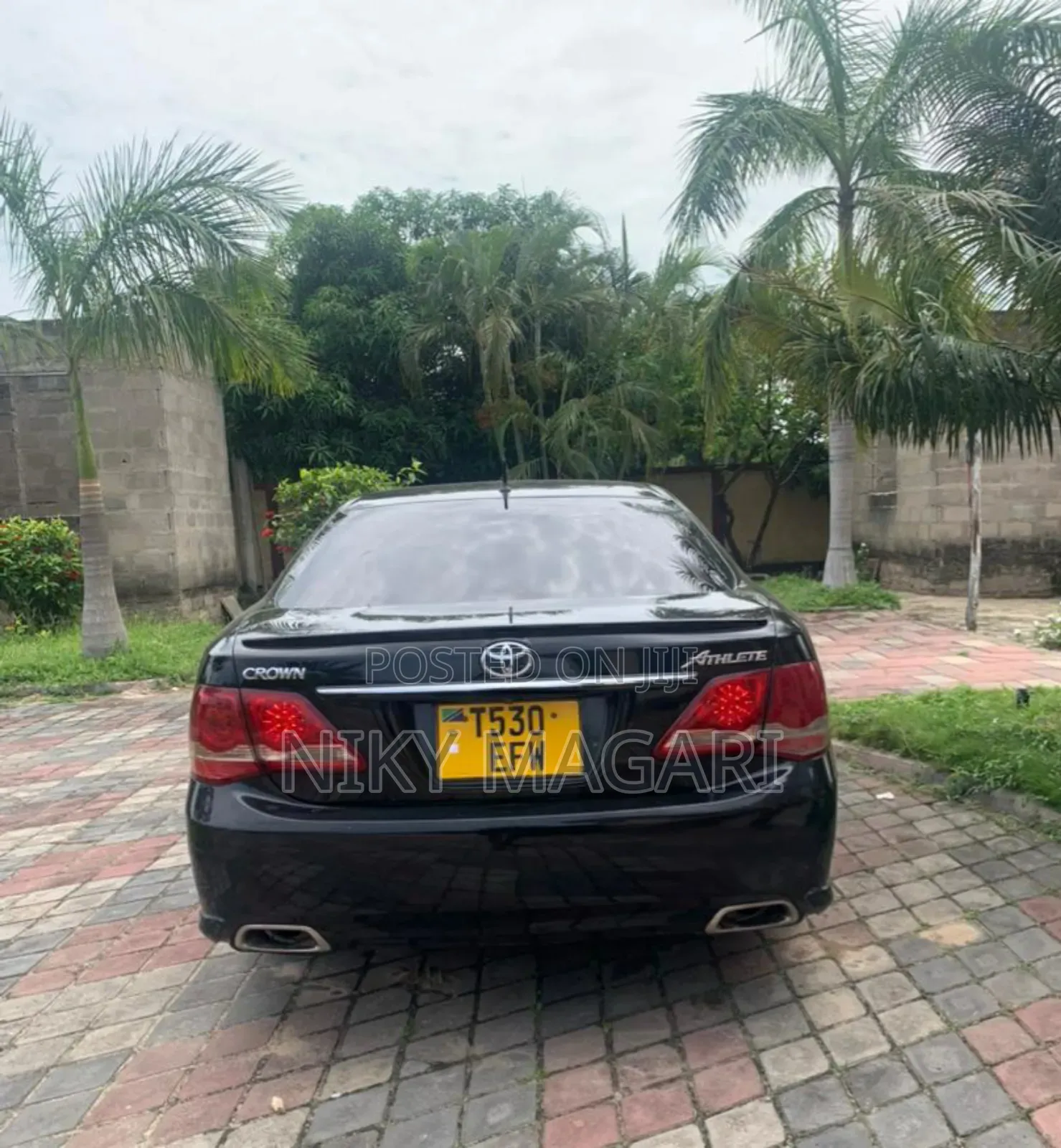 Toyota Crown 2010 Black