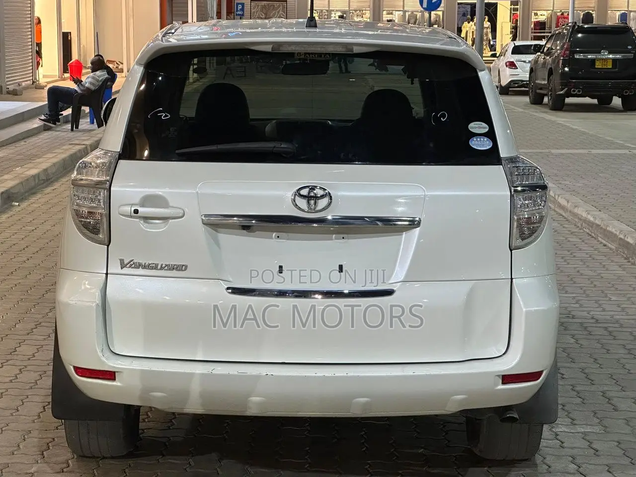 Toyota Vanguard 2011 White