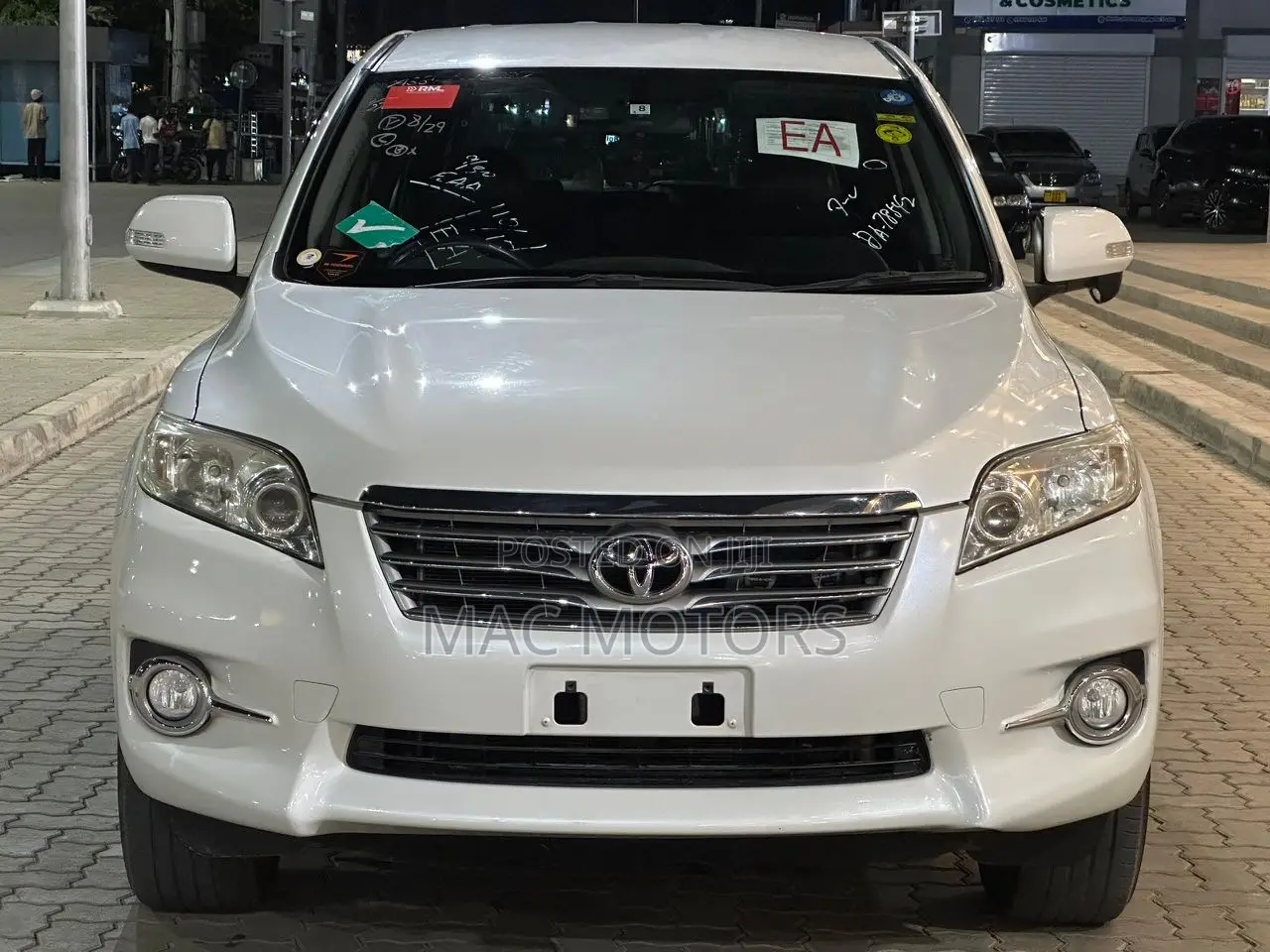 Toyota Vanguard 2011 White
