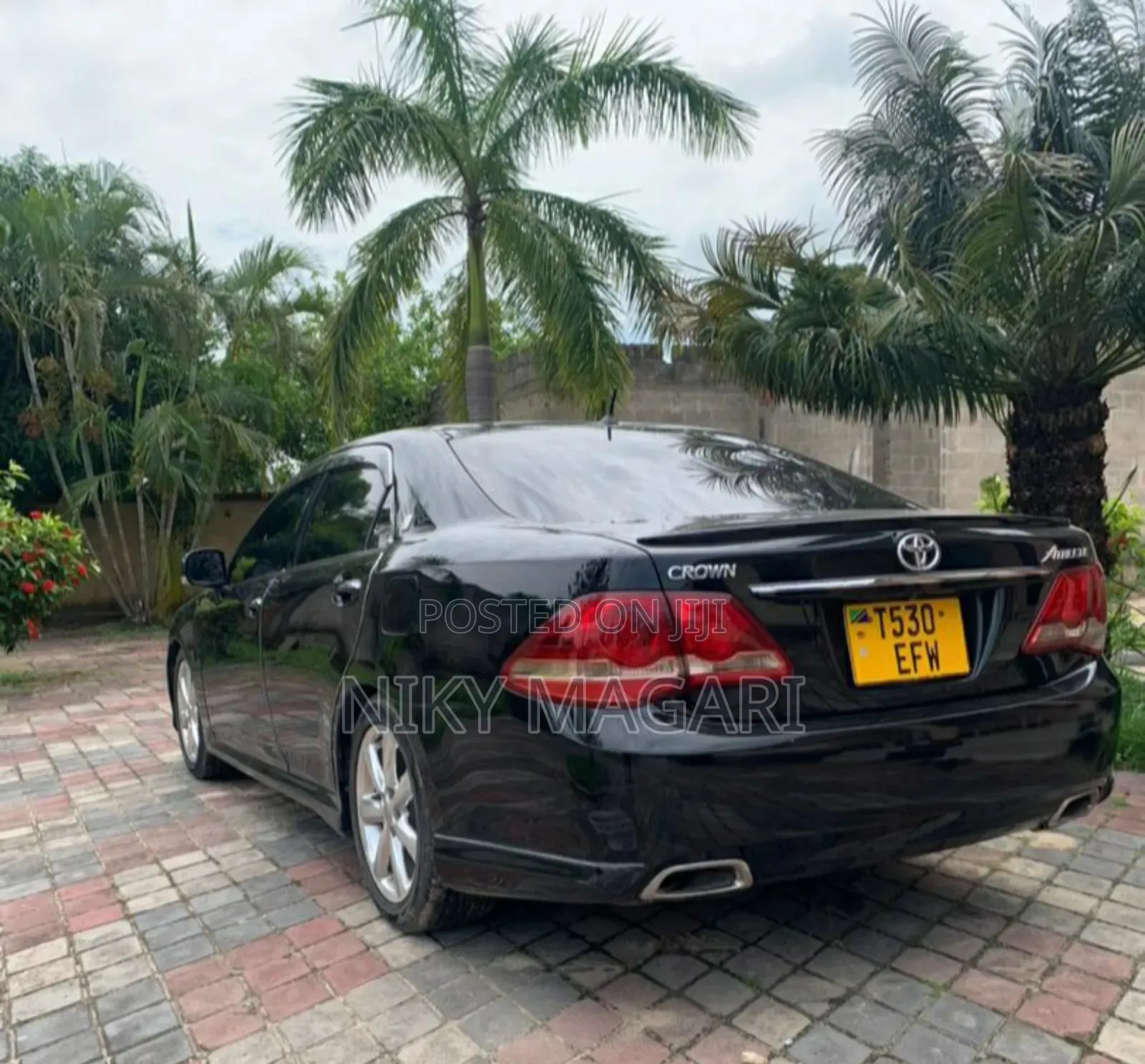 Toyota Crown 2010 Black