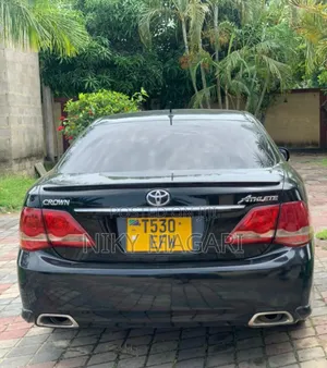 Toyota Crown 2010 Black