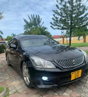 Toyota Crown 2010 Black