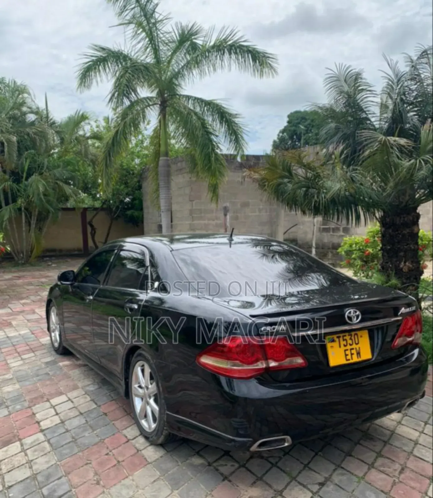 Toyota Crown 2010 Black