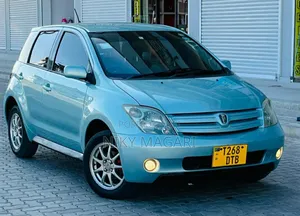 Toyota IST 2005 Blue
