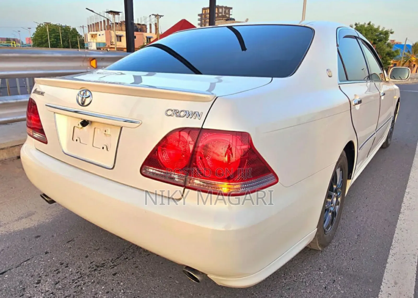 Toyota Crown Royale 2005 White