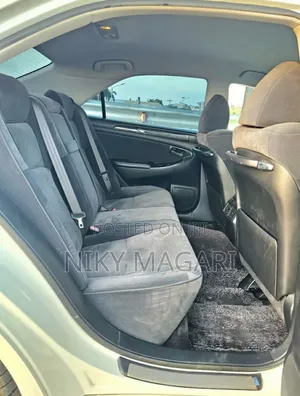 Toyota Crown Royale 2005 White
