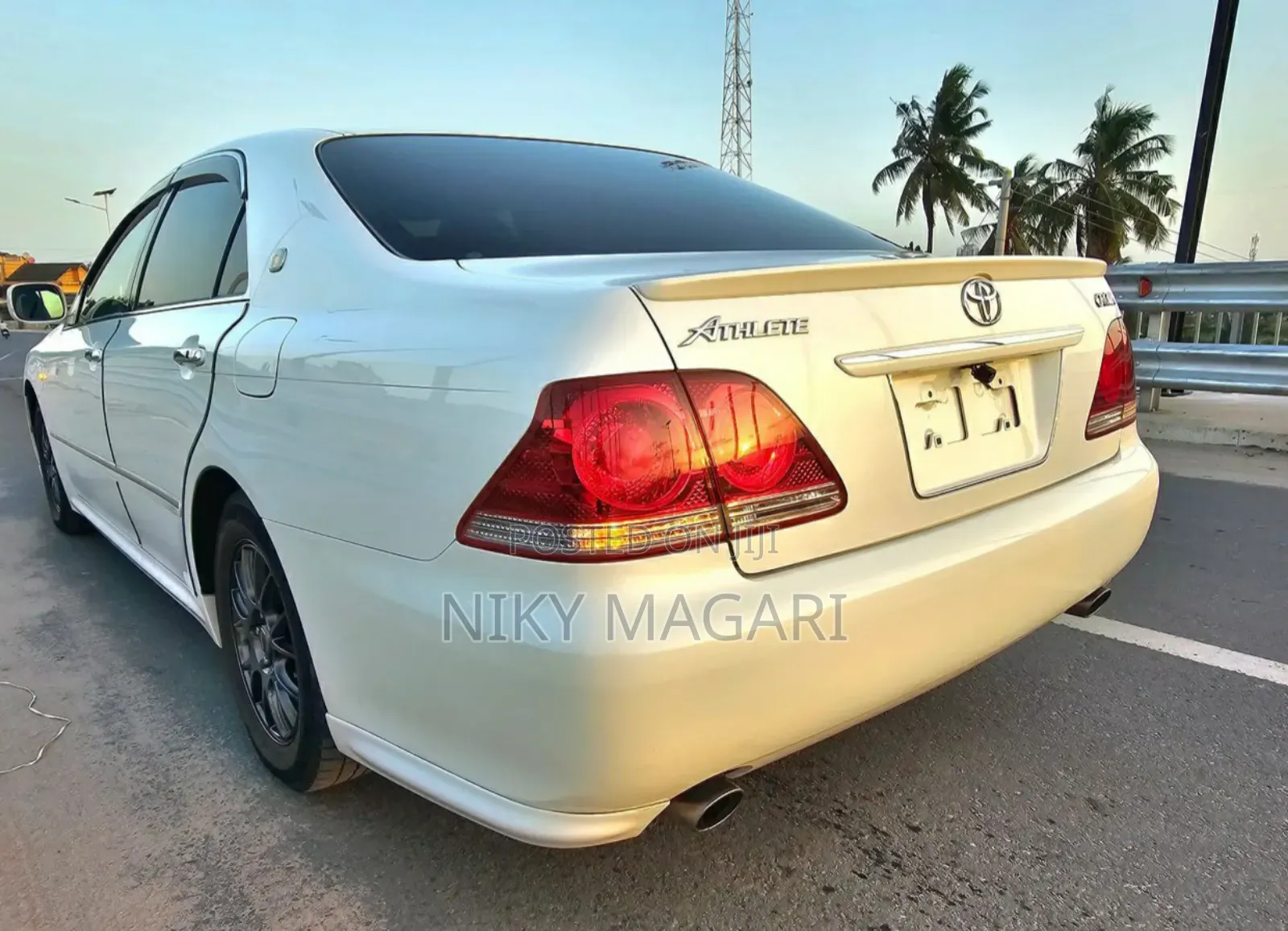Toyota Crown Royale 2005 White