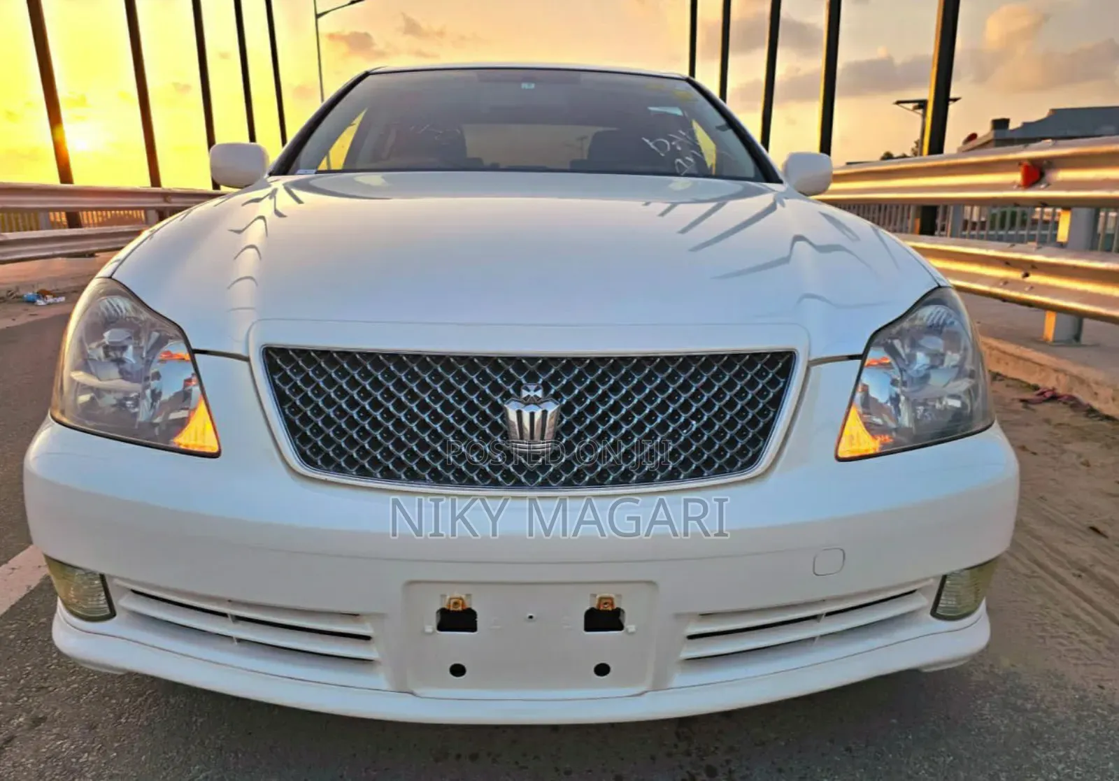 Toyota Crown Royale 2005 White