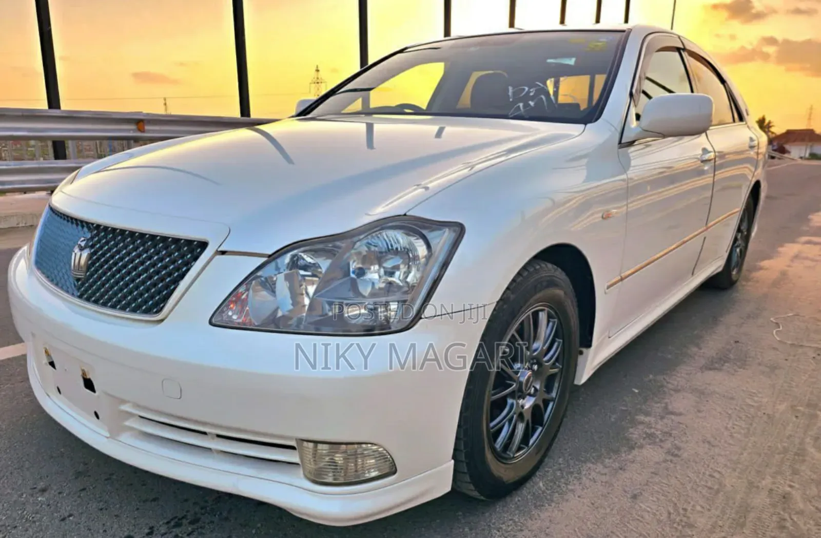 Toyota Crown Royale 2005 White