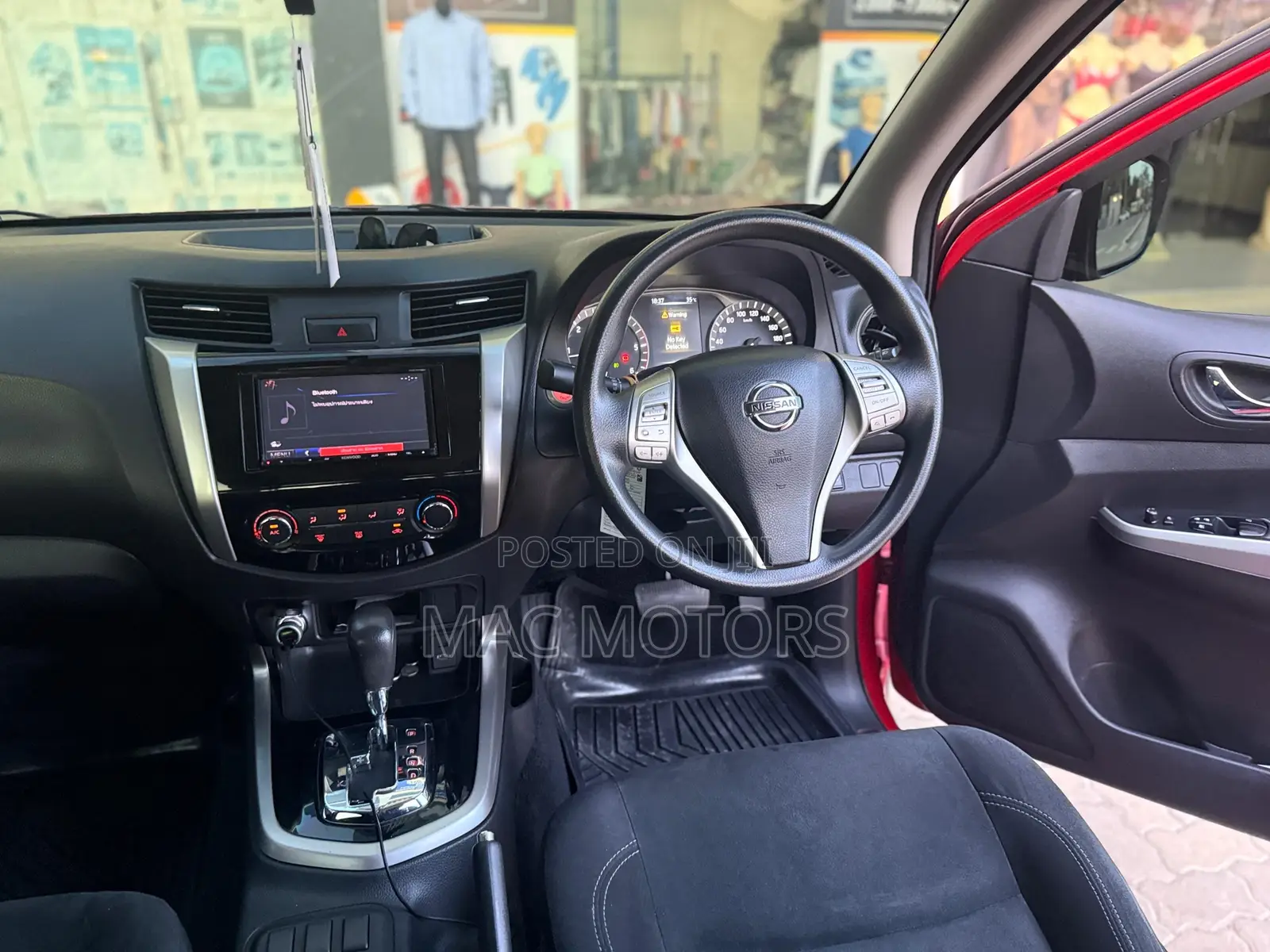 Nissan Navara 2017 Burgundy