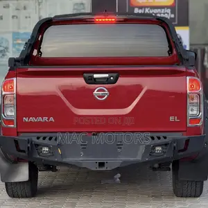 Nissan Navara 2017 Burgundy