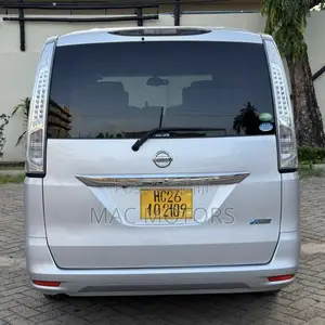 Nissan Serena 2013 Silver