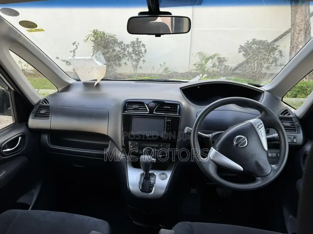 Nissan Serena 2013 Silver