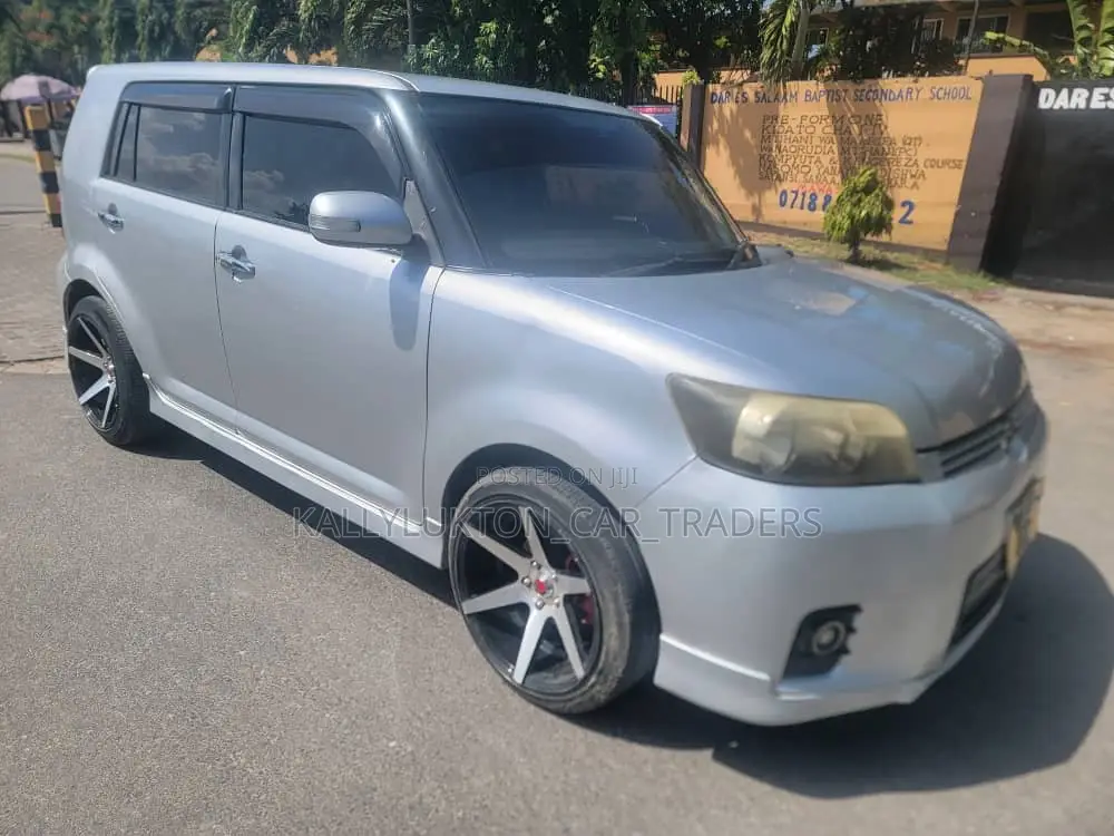 Toyota Corolla Rumion 2010 Silver