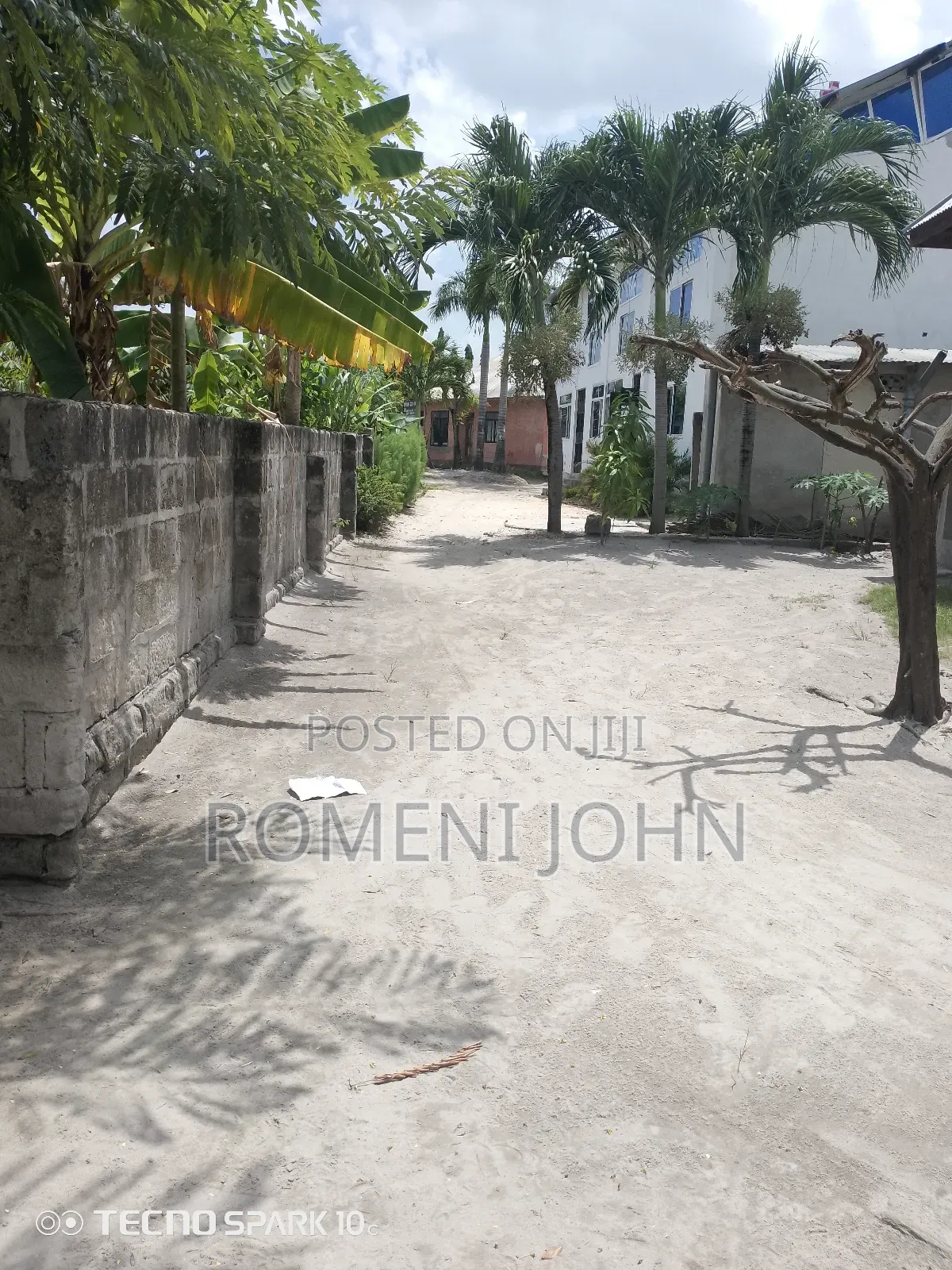 6bdrm Apartment in Tanzania Daresalaam, Ilala for sale