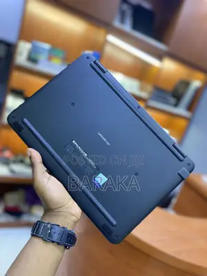 Laptop Dell Latitude 3189 4GB Intel SSD 128GB
