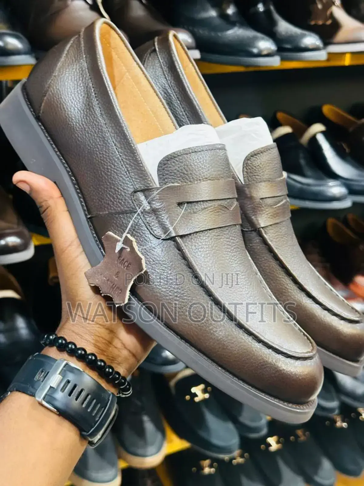 Best Quality Clarks Loafers/Shoes/Footwears