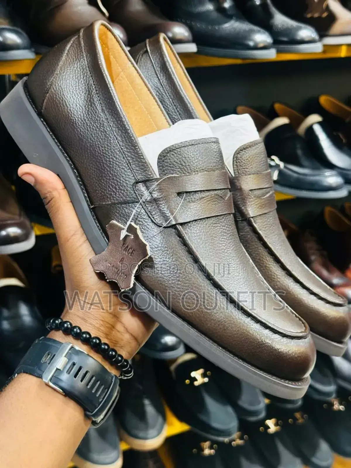 Best Quality Clarks Loafers/Shoes/Footwears