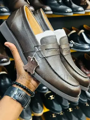 Best Quality Clarks Loafers/Shoes/Footwears