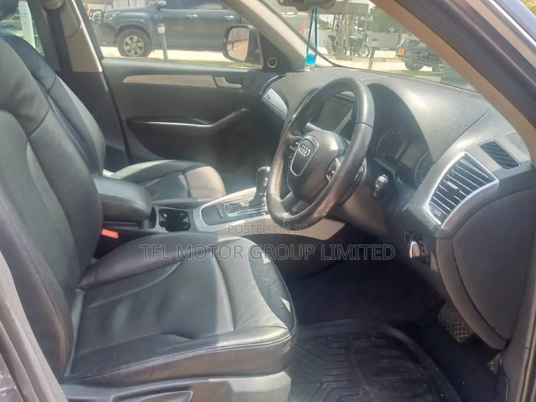 Audi Q5 2011 Gray