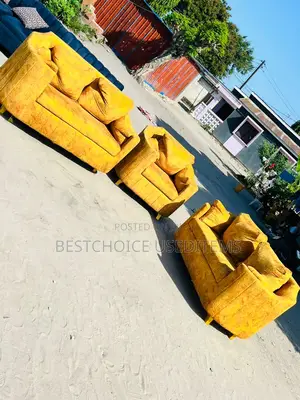Sofa Set Zimetumika Kidogo Badoo Mpya Tuwahi