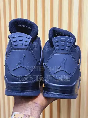 Jordan 4 Black