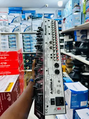 Numark CM200 Professional Mixer