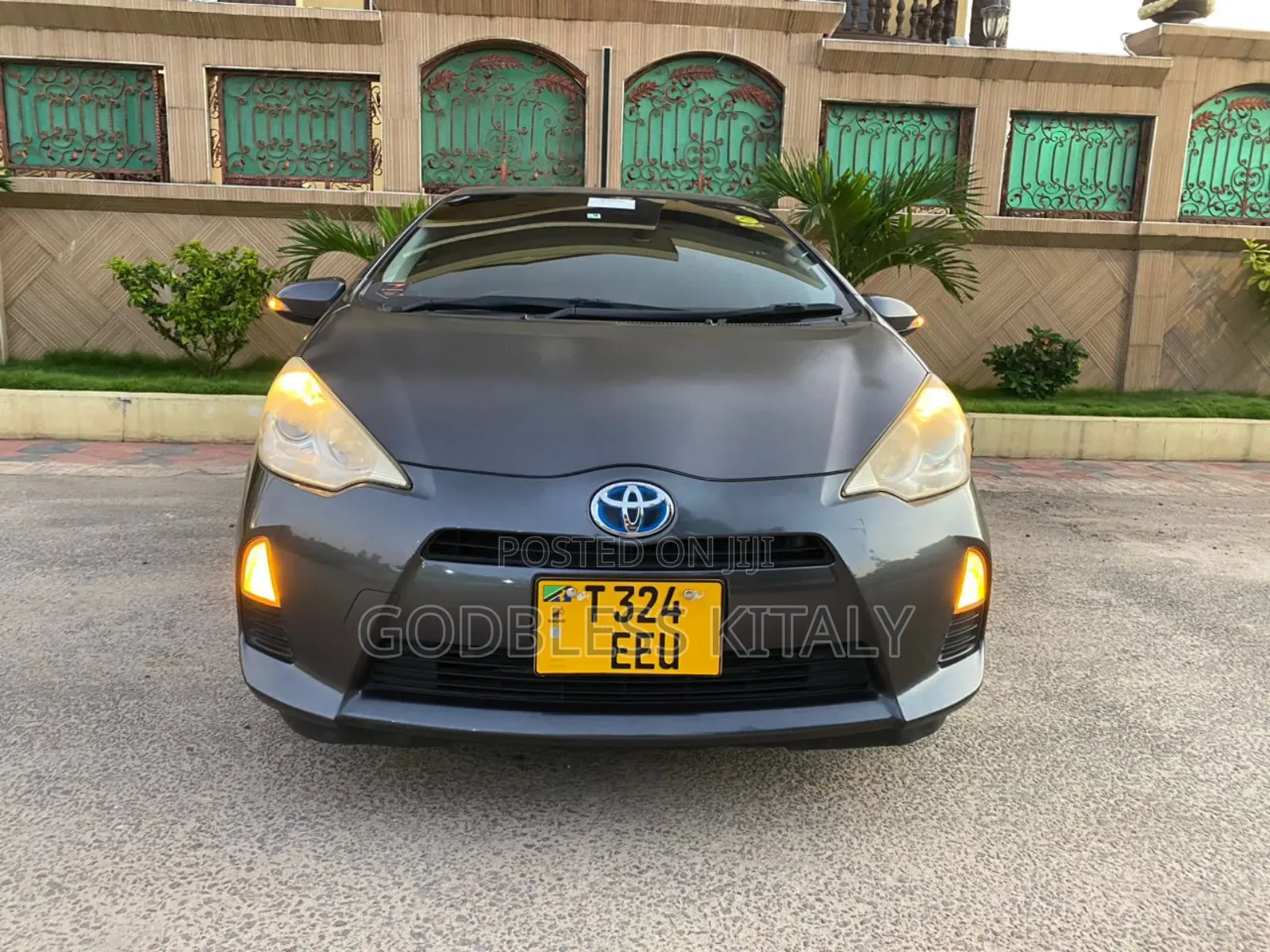 Toyota Aqua 2013 Gray