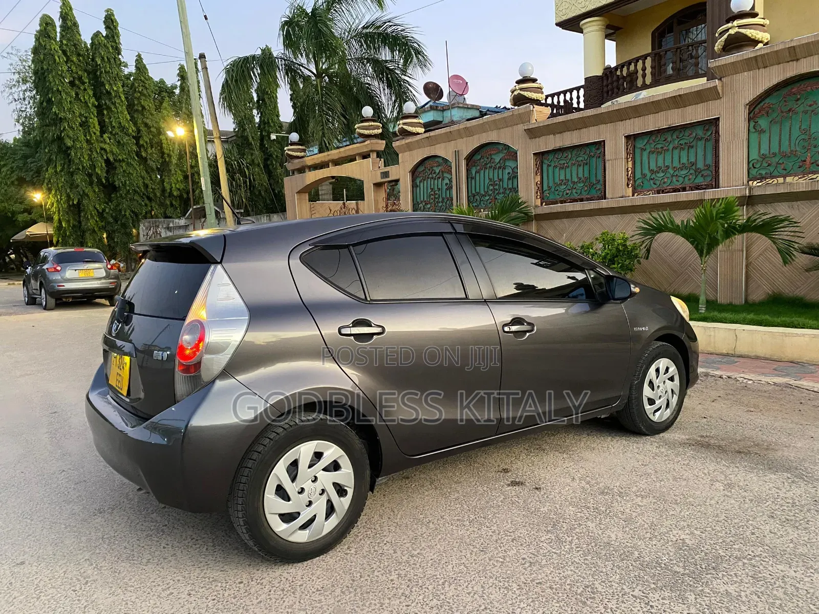 Toyota Aqua 2013 Gray
