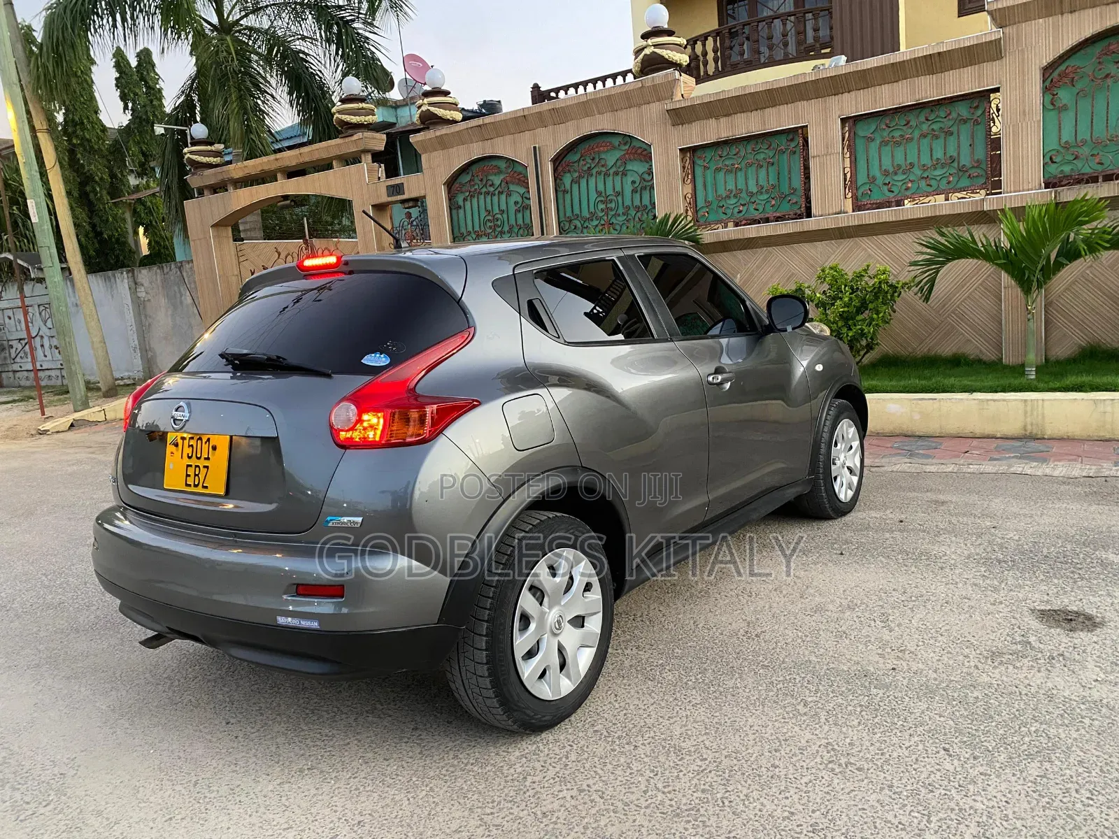 Nissan Juke 2011 Gray