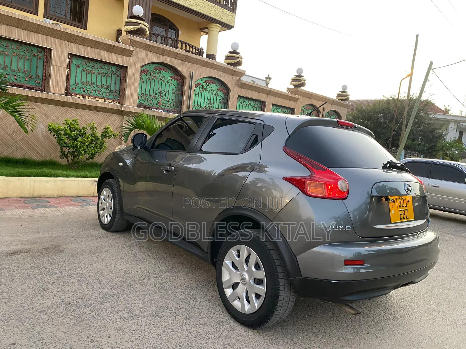 Nissan Juke 2011 Gray