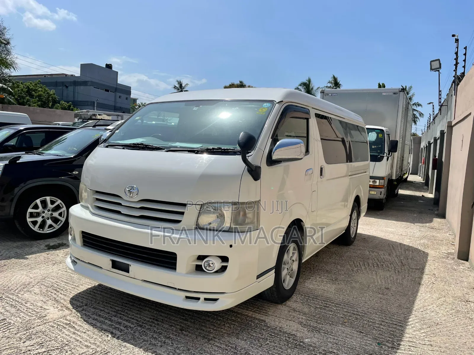 Toyota HiAce 2011 White
