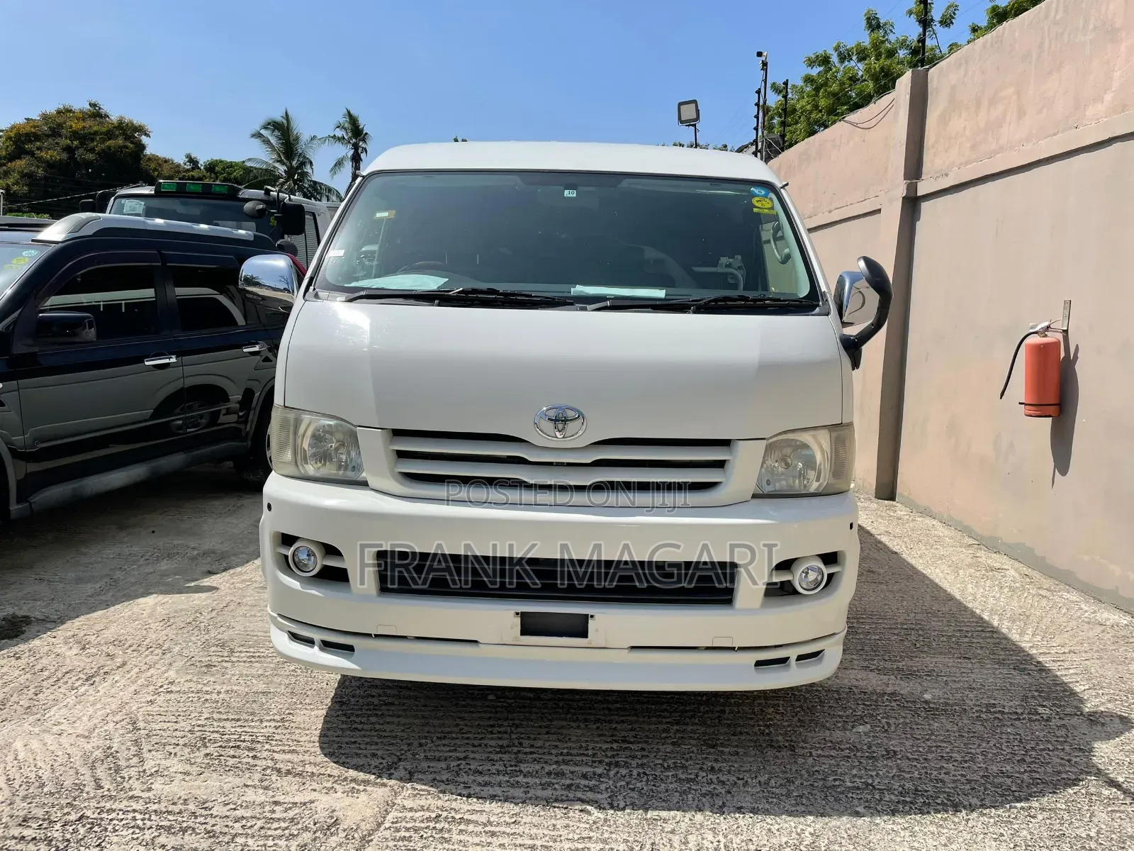 Toyota HiAce 2011 White