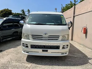 Toyota HiAce 2011 White