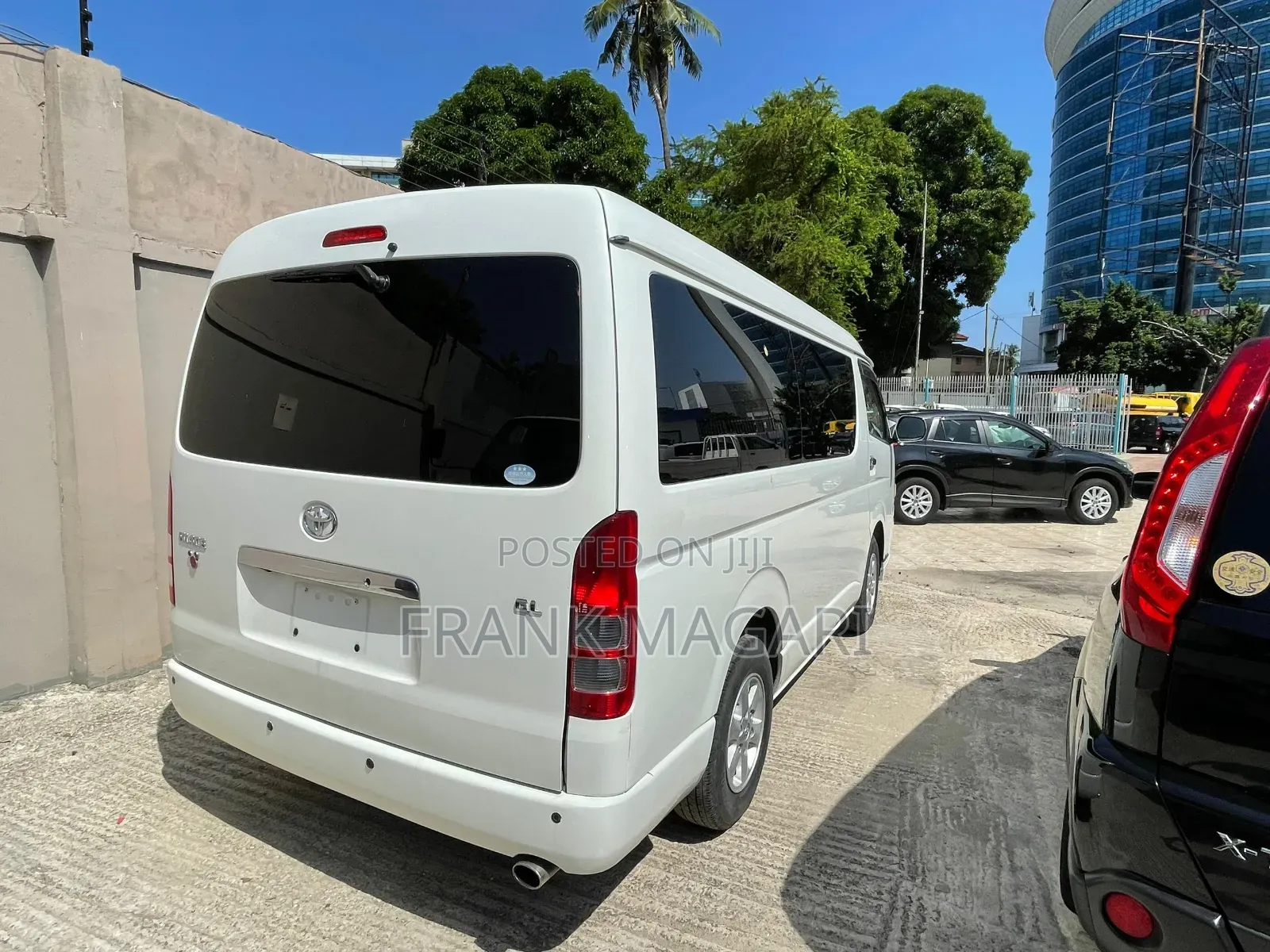 Toyota HiAce 2011 White