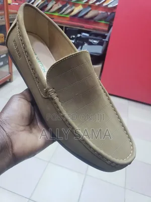 Men's Loafers Louis Vuitton Brown Material Leather