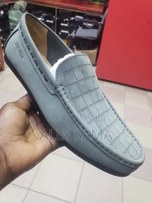 Men's Loafers Louis Vuitton Gray Material Leather