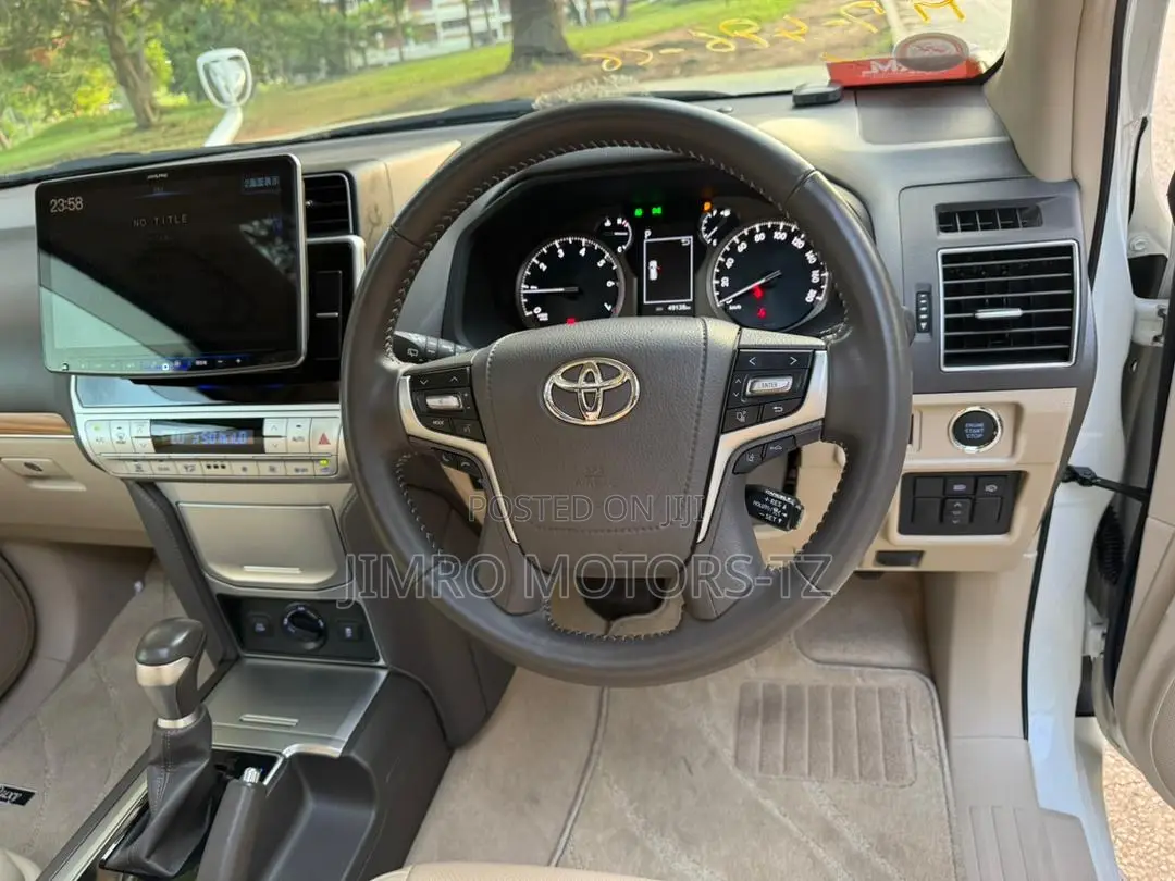 Toyota Land Cruiser Prado 2023 White