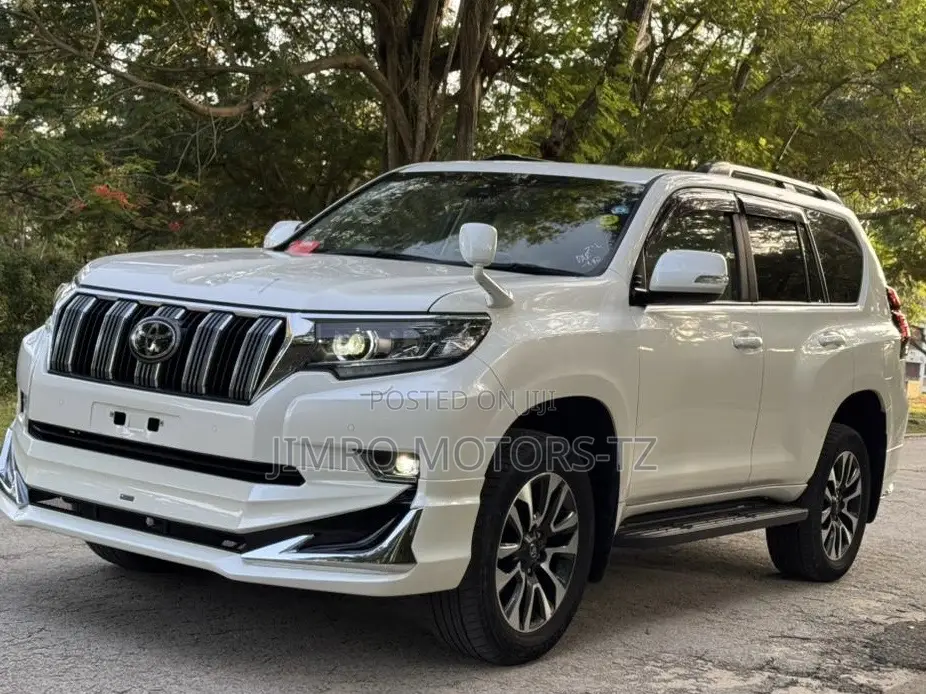 Toyota Land Cruiser Prado 2023 White