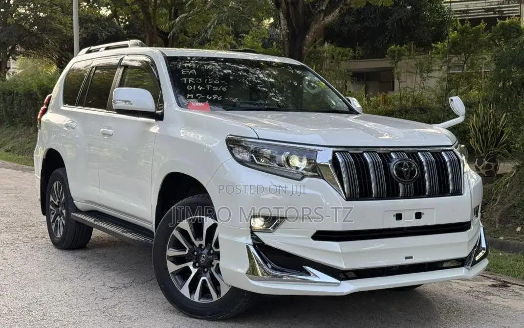 Toyota Land Cruiser Prado 2023 White