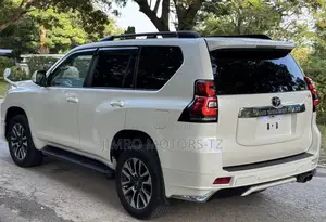 Toyota Land Cruiser Prado 2023 White