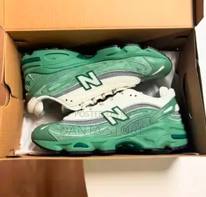 New Balance Sneaker