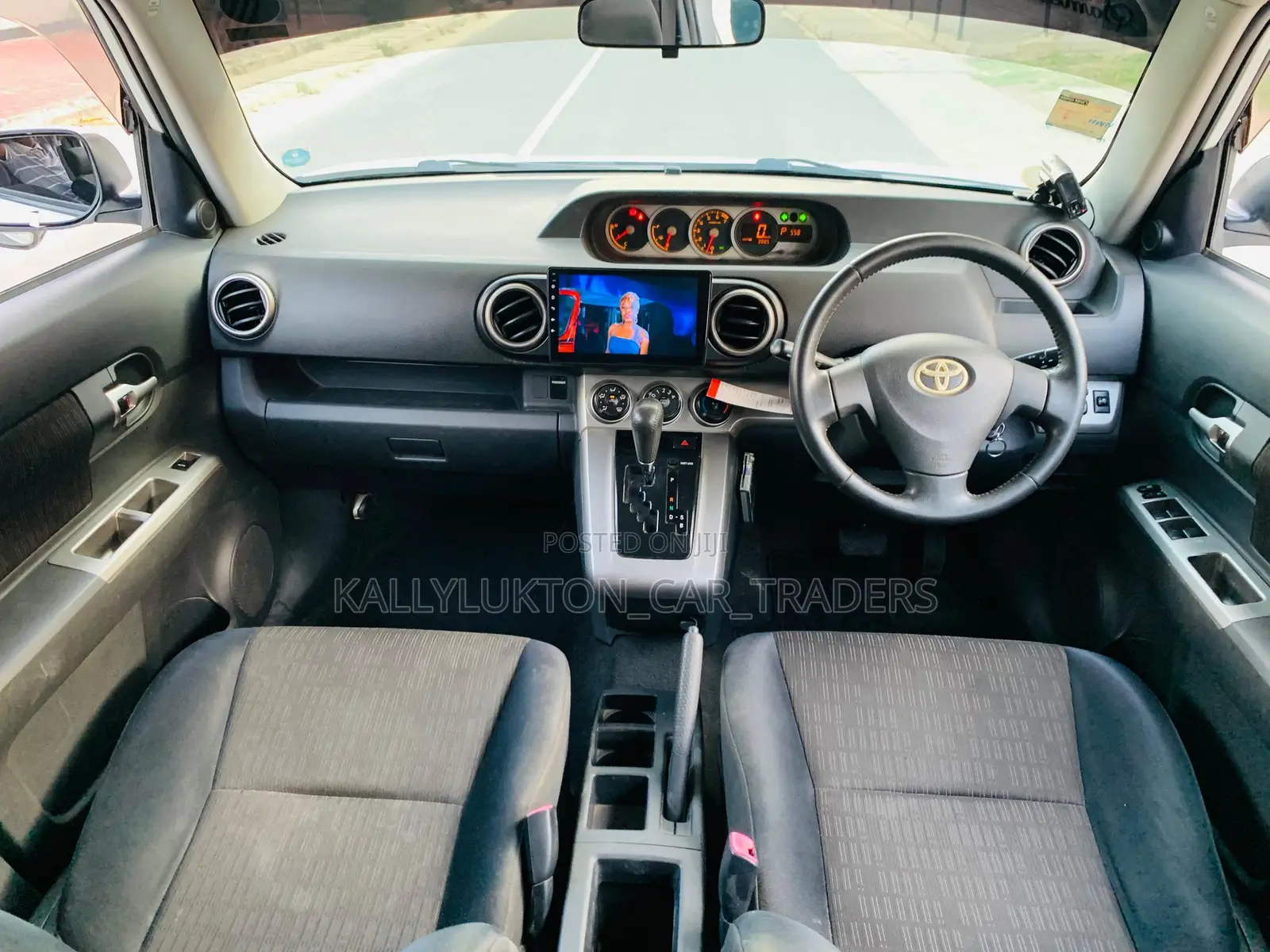 Toyota Corolla Rumion 2010 White