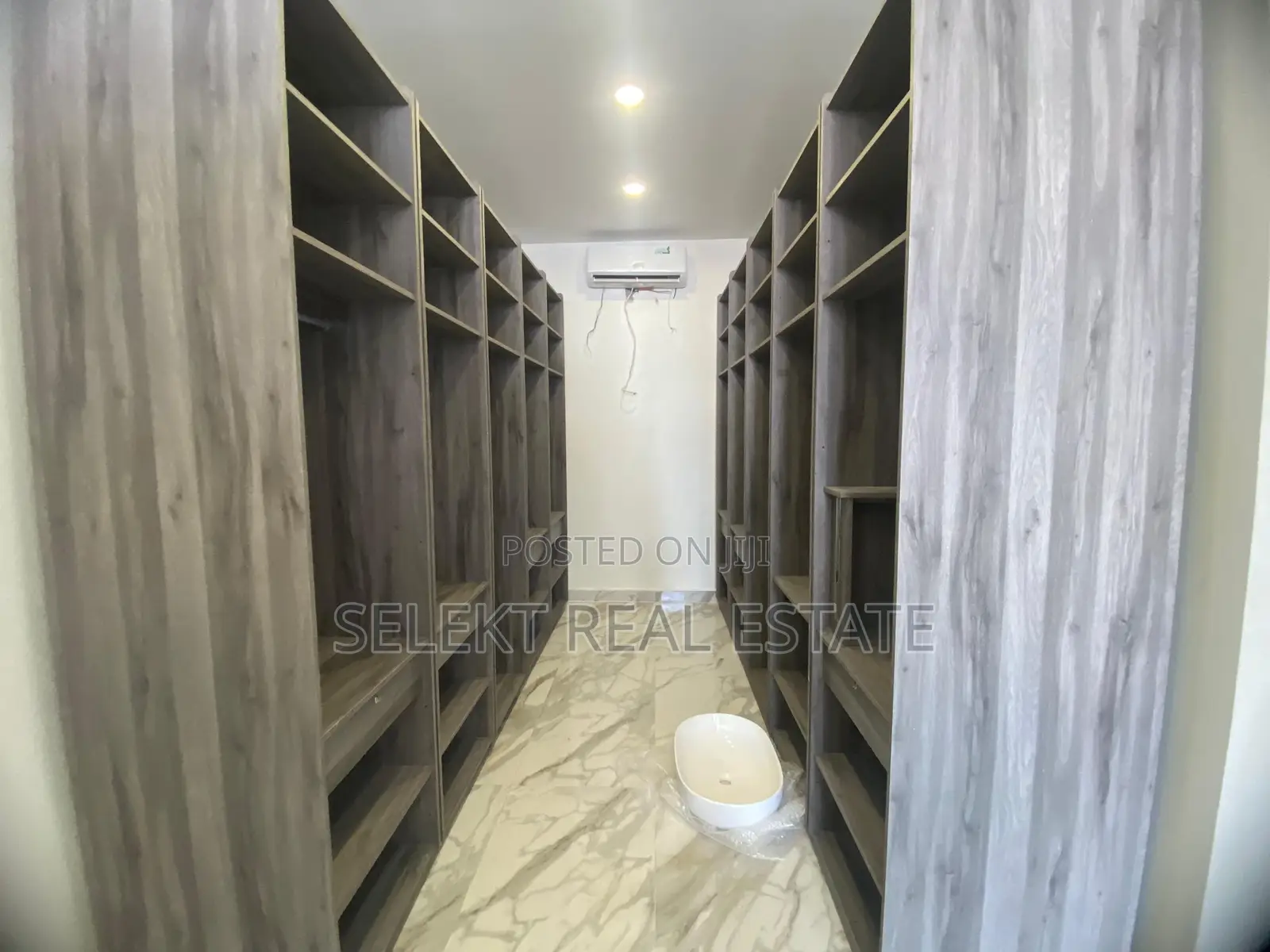 4bdrm Villa in Oysterbay, Kinondoni for rent